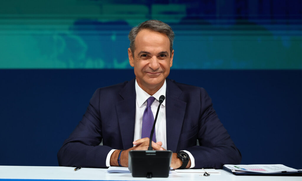 Τα «δώρα» του Μητσοτάκη στη ΔΕΘ: Θέατρο με ψίχουλα